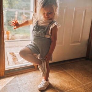 3-4T Overall Shorts, White Ruffle Short Sleeve SET